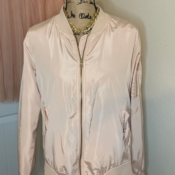 Women’s Bomber - Picture 1 of 4